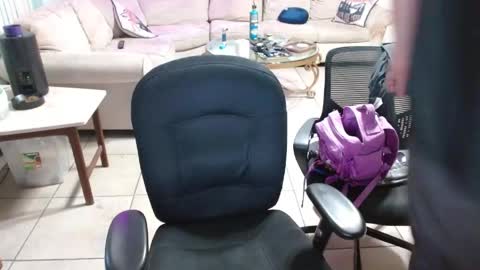 Snapshot of 2dirtyhillbillies chatting on 05-18-26, 10:32 ThrillBilly online show from 05-18-26, 10:32