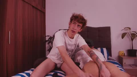Snapshot of 2gays_1straight chatting on 05-27-26, 08:50 David and Yoel online show from 05-27-26, 08:50