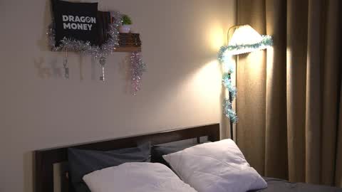 Elley  online show from 12-19-25, 06:42