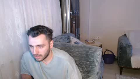 Snapshot of 2handsomeman chatting on 06-17-26, 11:05 Berk online show from 06-17-26, 11:05