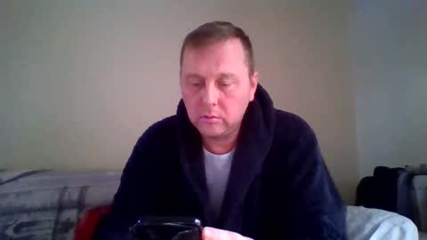 Snapshot of 2ndlipeater chatting on 11-26-25, 09:10 Girts online show from 11-26-25, 09:10