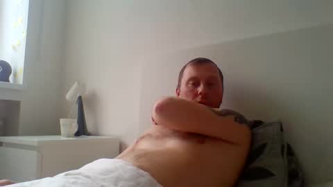 Snapshot of 2ndlipeater chatting on 03-03-26, 07:47 Girts online show from 03-03-26, 07:47