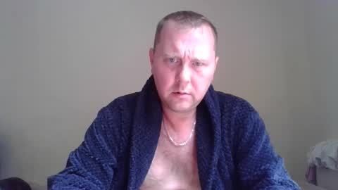 Snapshot of 2ndlipeater chatting on 05-18-26, 02:01 Girts online show from 05-18-26, 02:01