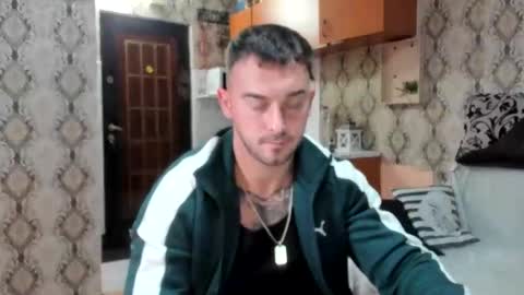 Snapshot of 2sexymuscles chatting on 09-30-25, 07:52 2sexymuscles online show from 09-30-25, 07:52