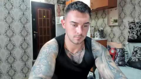 Snapshot of 2sexymuscles chatting on 10-09-25, 07:56 2sexymuscles online show from 10-09-25, 07:56