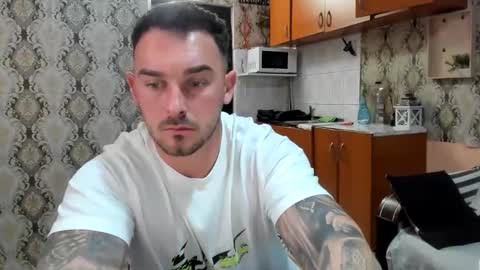 Snapshot of 2sexymuscles chatting on 11-10-25, 10:31 2sexymuscles online show from 11-10-25, 10:31