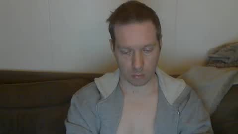 2small4you83 online show from 03-08-26, 10:35