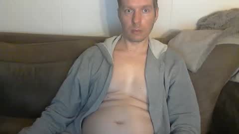 2small4you83 online show from 03-09-26, 10:52