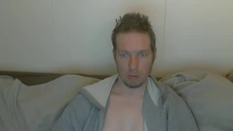 2small4you83 online show from 04-24-26, 12:57