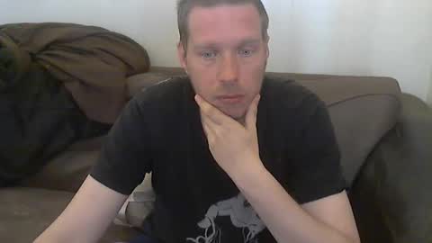 2small4you83 online show from 06-06-26, 04:55