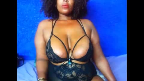 Snapshot of 2sweetysmile chatting on 12-06-24, 04:06 2sweetysmile online show from 12-06-24, 04:06