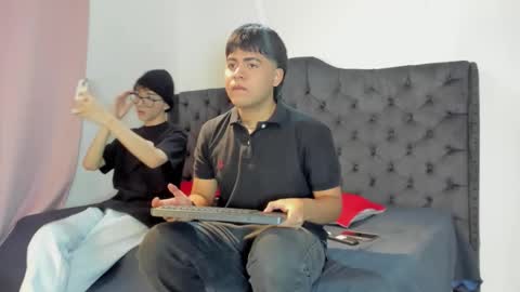 Guy 1  Guy 2  Guy 3. online show from 11-17-25, 07:08