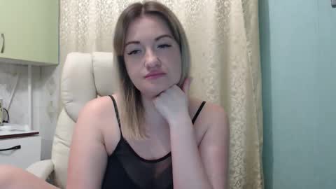 Snapshot of 3sweetcandy3 chatting on 03-16-26, 04:00 3sweetcandy3 online show from 03-16-26, 04:00