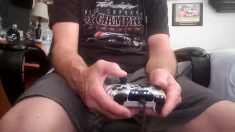 Snapshot of 3this88guy chatting on 12-15-24, 07:10 Thisguy online show from 12-15-24, 07:10