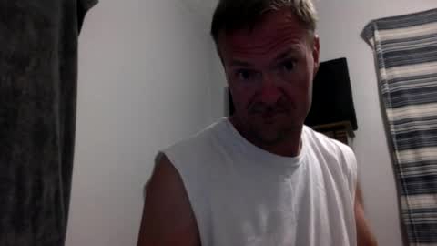 Snapshot of 4djmoore chatting on 06-19-26, 03:00 4djmoore online show from 06-19-26, 03:00