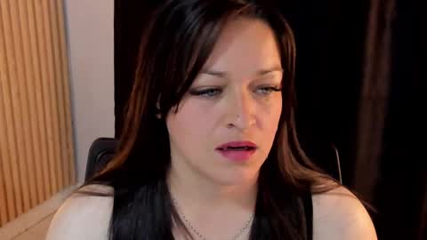 Snapshot of 4ngel_greey chatting on 10-02-25, 10:06 ... . Angel . ... online show from 10-02-25, 10:06