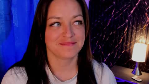 Snapshot of 4ngel_greey chatting on 10-29-25, 09:27 ... . Angel . ... online show from 10-29-25, 09:27