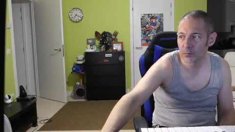 Larese Carlo online show from 12-21-25, 06:20