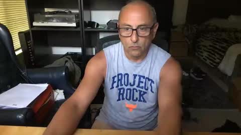daddy vegas  for single women and couples here online show from 04-28-26, 11:54