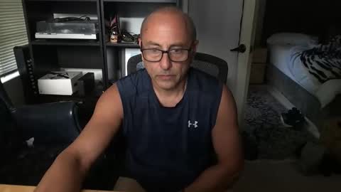 daddy vegas  for single women and couples here online show from 05-09-26, 01:44