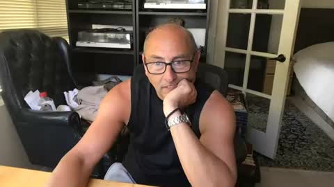 daddy vegas  for single women and couples here online show from 06-27-26, 08:47