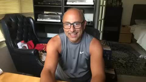 daddy vegas  for single women and couples here online show from 07-01-26, 12:12