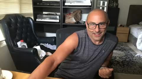 daddy vegas  for single women and couples here online show from 07-01-26, 05:02