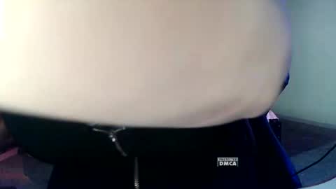 Snapshot of 6_dream_9 chatting on 10-10-25, 04:11 6_dream_9 online show from 10-10-25, 04:11