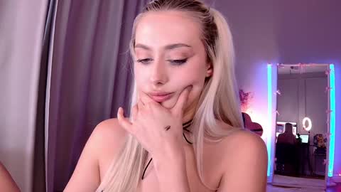 Snapshot of 7loren_wood7 chatting on 05-06-26, 04:23 Loren Wood online show from 05-06-26, 04:23