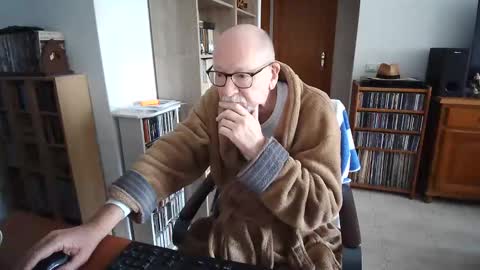  Papi  online show from 12-20-25, 10:44