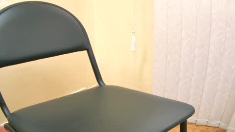 Snapshot of 7znkbob chatting on 01-16-25, 01:47 bob big head online show from 01-16-25, 01:47