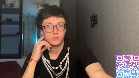 Snapshot of 8_goat chatting on 11-24-25, 04:01 Phillip online show from 11-24-25, 04:01