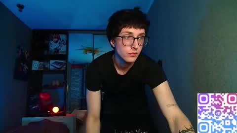 Snapshot of 8_goat chatting on 12-19-25, 07:10 Phillip online show from 12-19-25, 07:10