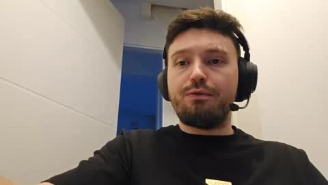 Snapshot of 8inchdude93 chatting on 03-13-26, 05:52 8inchdude93 online show from 03-13-26, 05:52