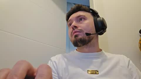 8inchdude93 online show from 05-06-26, 09:03