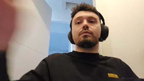 8inchdude93 online show from 05-08-26, 04:56