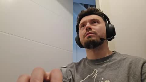 8inchdude93 online show from 05-16-26, 03:44