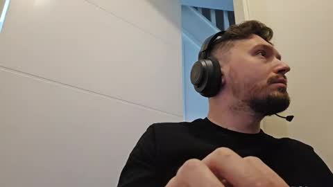 8inchdude93 online show from 05-20-26, 11:16