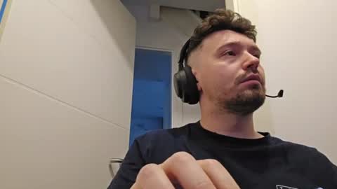 8inchdude93 online show from 07-11-26, 07:00