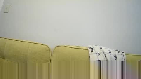 Snapshot of 90210screamer chatting on 12-13-24, 12:28 90210screamer online show from 12-13-24, 12:28