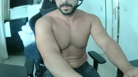 Snapshot of 90zero chatting on 05-04-26, 12:56 Arturo online show from 05-04-26, 12:56
