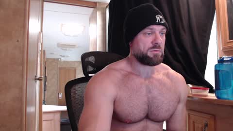 Snapshot of 9fat_inches chatting on 02-05-25, 08:35 9 fat inches online show from 02-05-25, 08:35