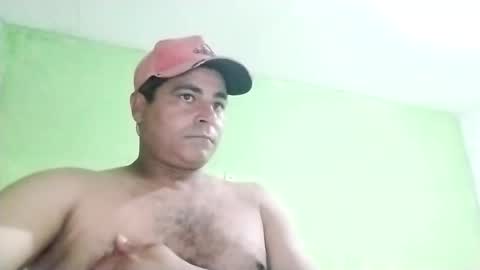 Snapshot of 9vinhocamshow chatting on 12-19-24, 12:24 9vinhocamshow online show from 12-19-24, 12:24