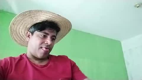 Snapshot of 9vinhocamshow chatting on 12-23-24, 11:36 9vinhocamshow online show from 12-23-24, 11:36