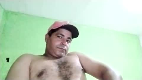 Snapshot of 9vinhocamshow chatting on 12-25-24, 09:43 9vinhocamshow online show from 12-25-24, 09:43