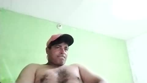 Snapshot of 9vinhocamshow chatting on 12-26-24, 02:01 9vinhocamshow online show from 12-26-24, 02:01