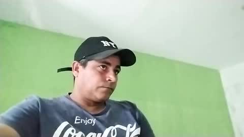 Snapshot of 9vinhocamshow chatting on 12-29-24, 03:57 9vinhocamshow online show from 12-29-24, 03:57