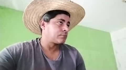 Snapshot of 9vinhocamshow chatting on 12-30-24, 12:31 9vinhocamshow online show from 12-30-24, 12:31