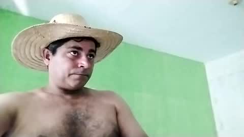 Snapshot of 9vinhocamshow chatting on 12-31-24, 03:31 9vinhocamshow online show from 12-31-24, 03:31
