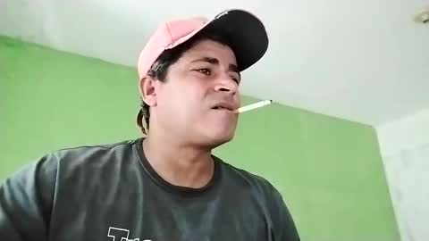 Snapshot of 9vinhocamshow chatting on 01-02-25, 03:19 9vinhocamshow online show from 01-02-25, 03:19